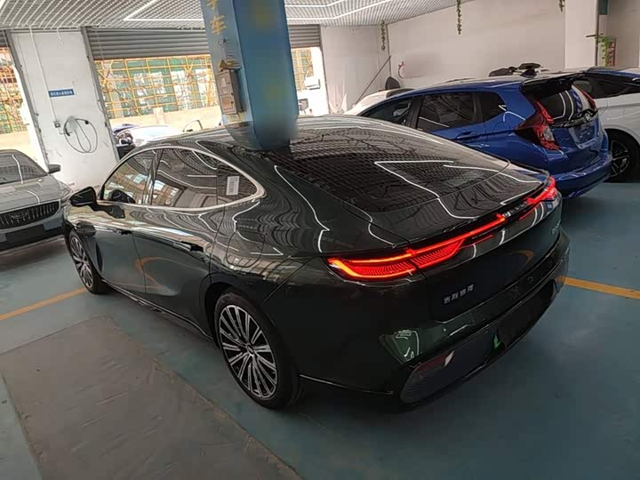 Geely Galaxy Starshine 8 EM-i, 2025 — фото 5 из 9