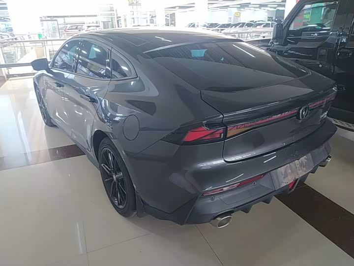 Changan UNI-V Hybrid, 2023 — фото 5 из 9