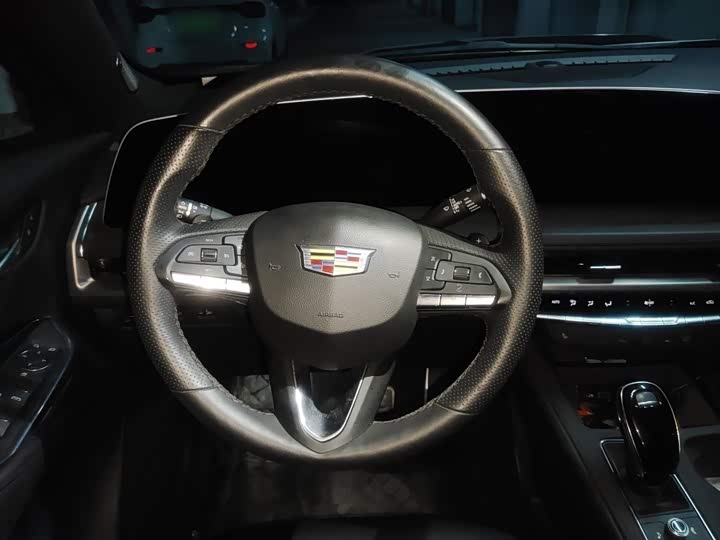 Cadillac XT4, 2023 — фото 3 из 9