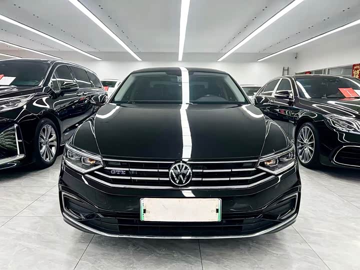 Volkswagen Magotan GTE Hybrid, 2023 — фото 2 из 9