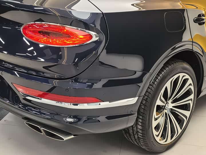 Bentley Bentayga, 2022 — фото 7 из 12
