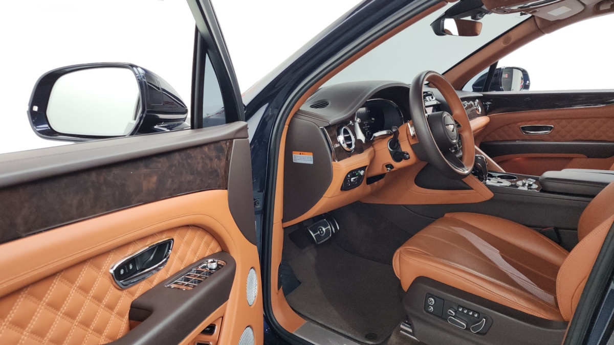Bentley Bentayga, 2022 — фото 9 из 12