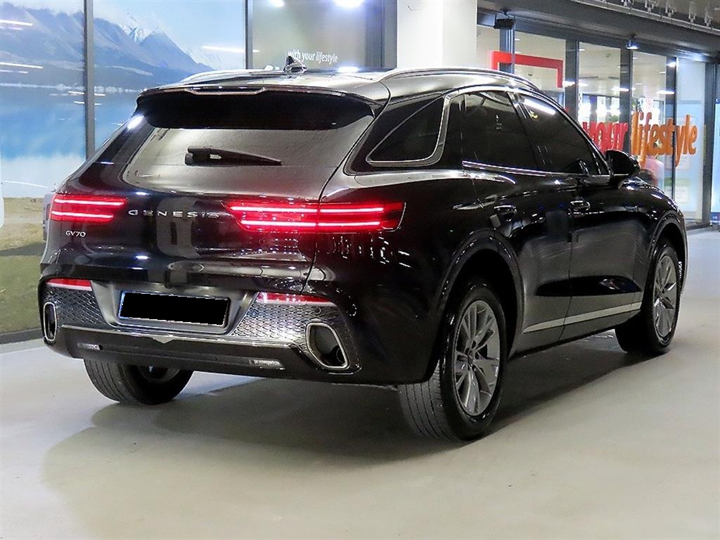 Genesis GV70, 2023 — фото 4 из 12