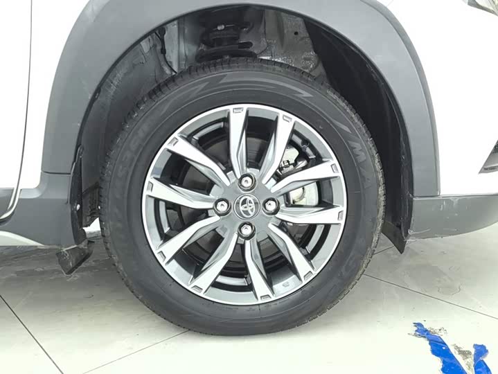 Toyota Yaris L Hatchback, 2022 — фото 6 из 9