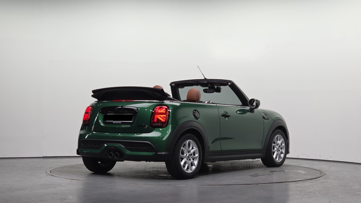 Mini Cooper Convertible, 2024 — фото 2 из 12