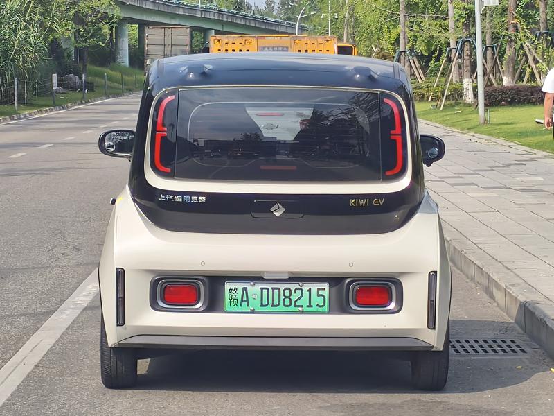 Baojun KiWi EV, 2022 — фото 6 из 12