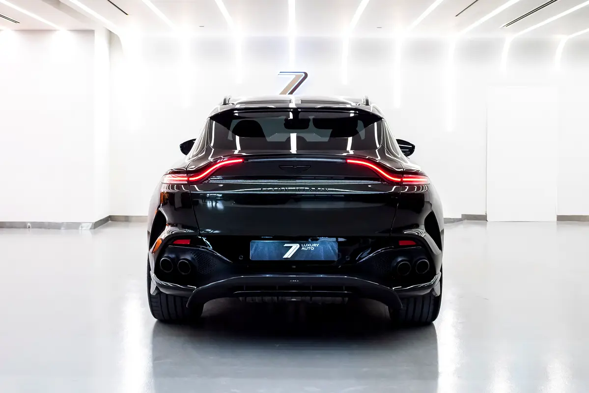 Aston Martin DBX, 2023 — фото 5 из 10