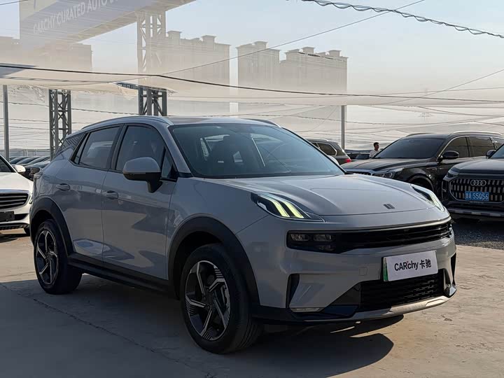 Lynk & Co 06 EM-P Hybrid, 2022 — фото 3 из 9