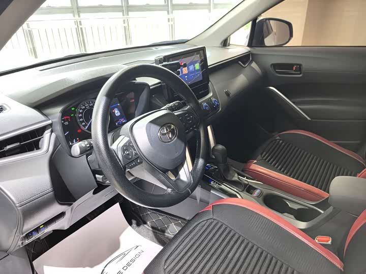 Toyota Corolla Cross, 2023 — фото 4 из 9