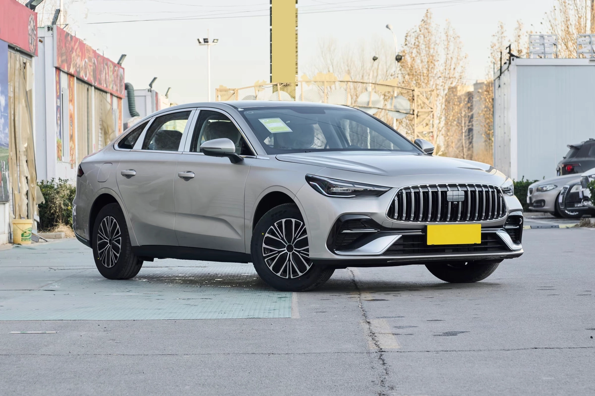 Geely Galaxy L6, 2026 — фото 3 из 12