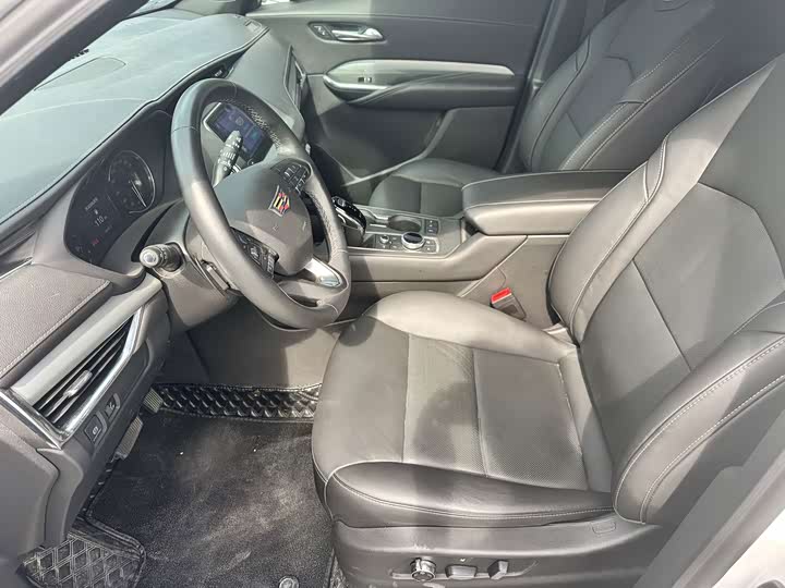 Cadillac XT4, 2023 — фото 8 из 9