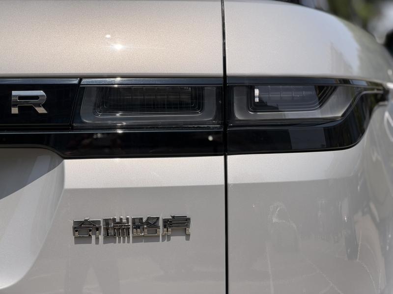 Land Rover Range Rover Evoque L, 2022 — фото 9 из 12