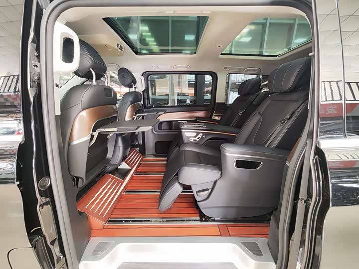 Mercedes-Benz V-Class, 2022 — фото 5 из 9