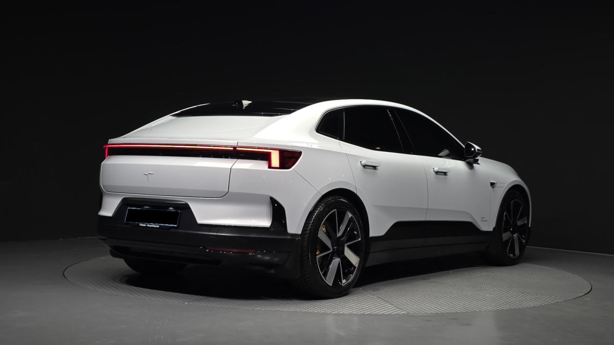 Polestar 4, 2025 — фото 2 из 12