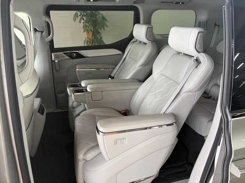 Volvo EM90, 2023 — фото 11 из 12