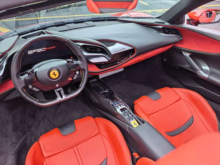 Ferrari SF90, 2023 — фото 7 из 9