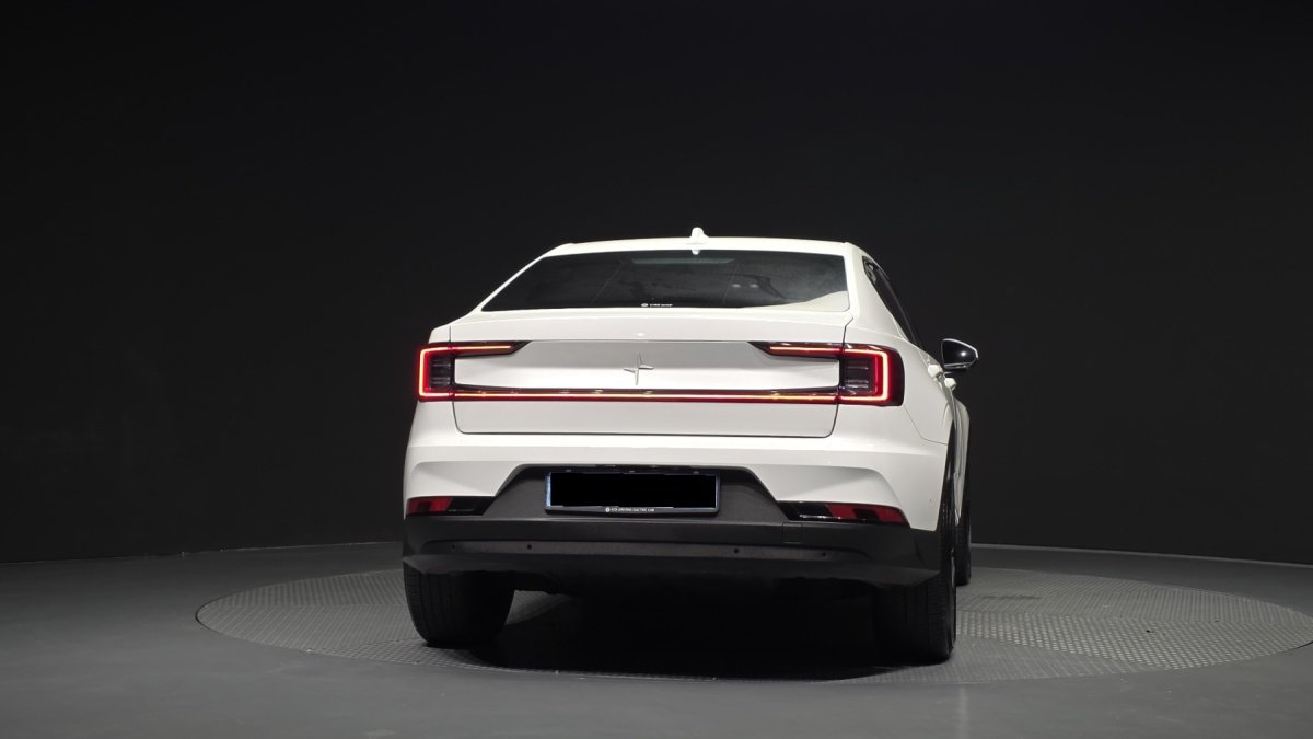 Polestar 2, 2022 — фото 4 из 12