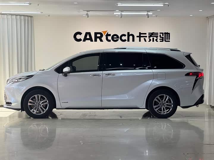 Toyota Sienna, 2021 — фото 7 из 9
