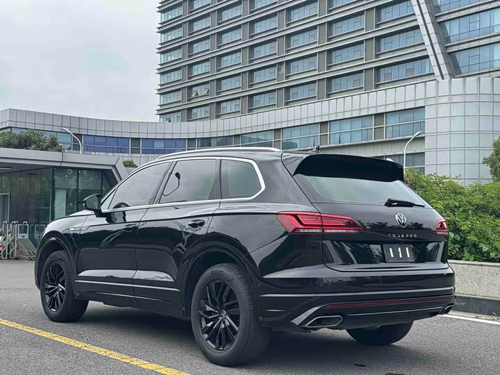 Volkswagen Touareg, 2022 — фото 7 из 9