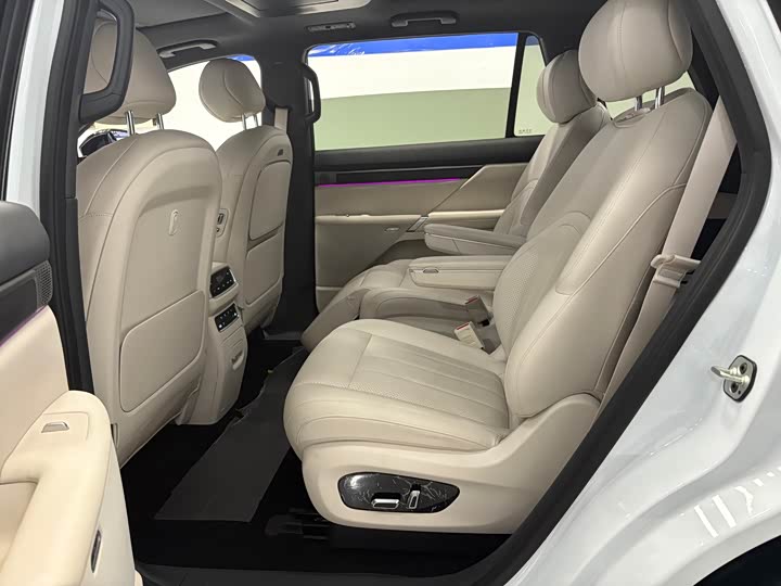 Dongfeng Yipai eπ 008, 2025 — фото 8 из 9