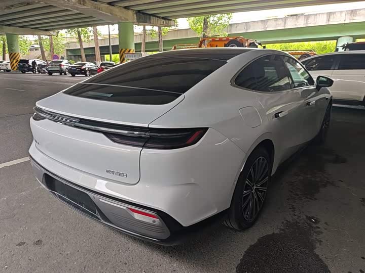 Geely Galaxy Starshine 8 EM-i, 2025 — фото 7 из 9