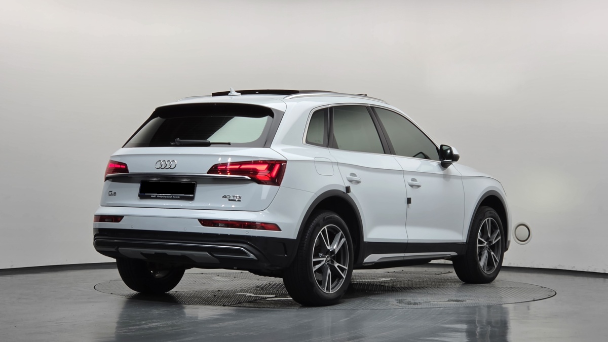 Audi Q5, 2022 — фото 2 из 12