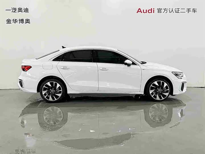 Audi A3, 2023 — фото 3 из 9