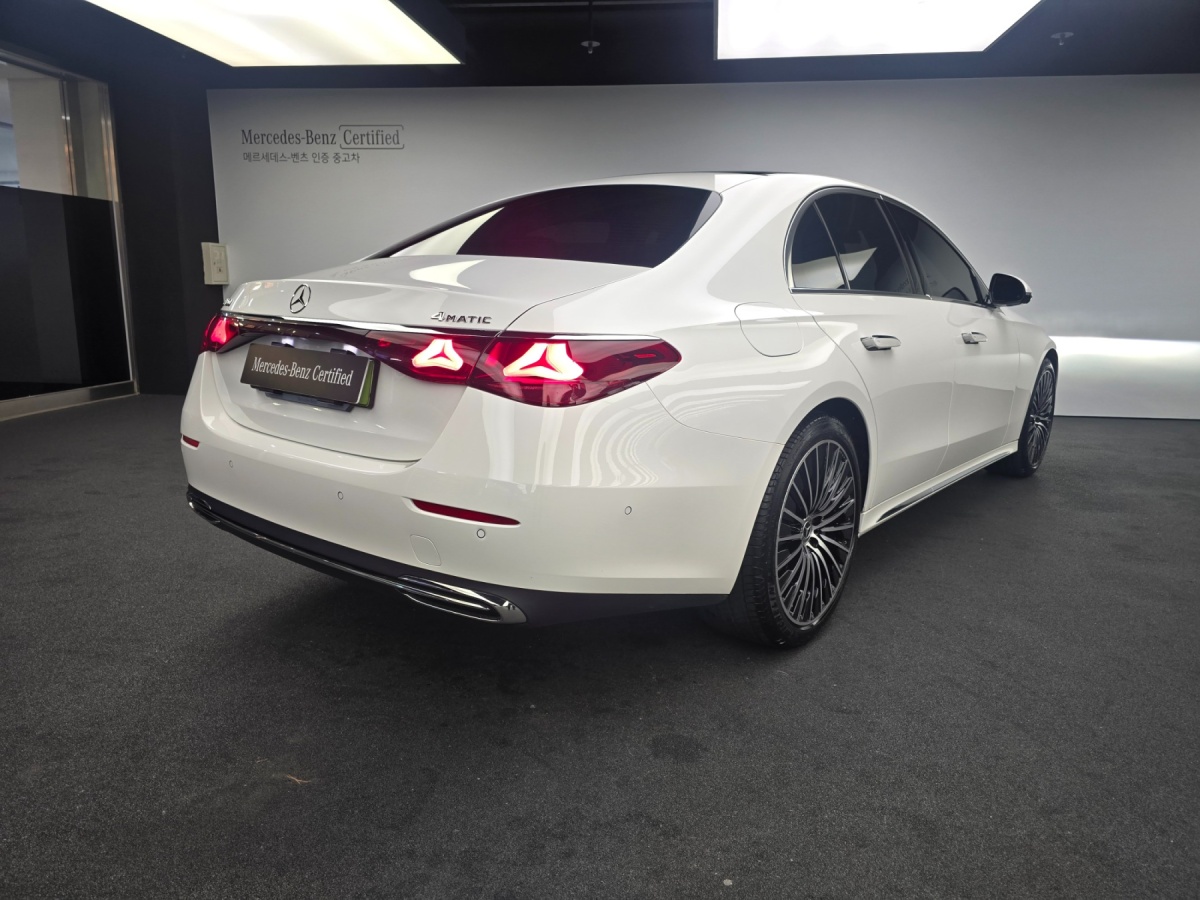 Mercedes-Benz E-Class, 2025 — фото 2 из 12