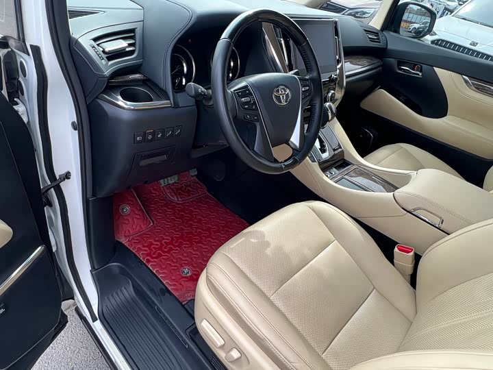 Toyota Alphard, 2023 — фото 4 из 9