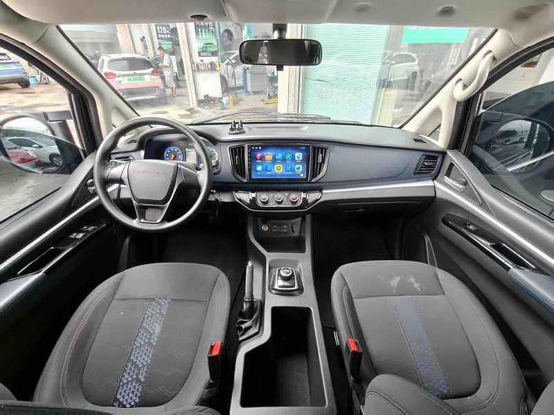 Dongfeng Forthing Lingzhi M5 EV, 2025 — фото 5 из 9