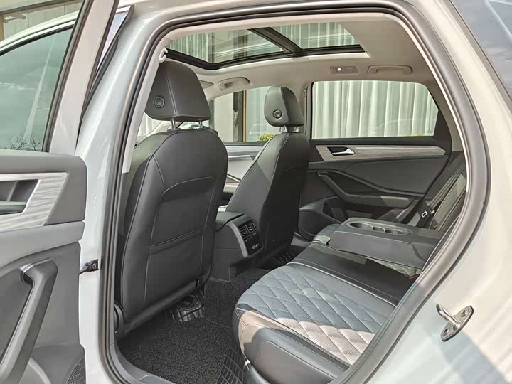 Volkswagen Sagitar L, 2024 — фото 7 из 9