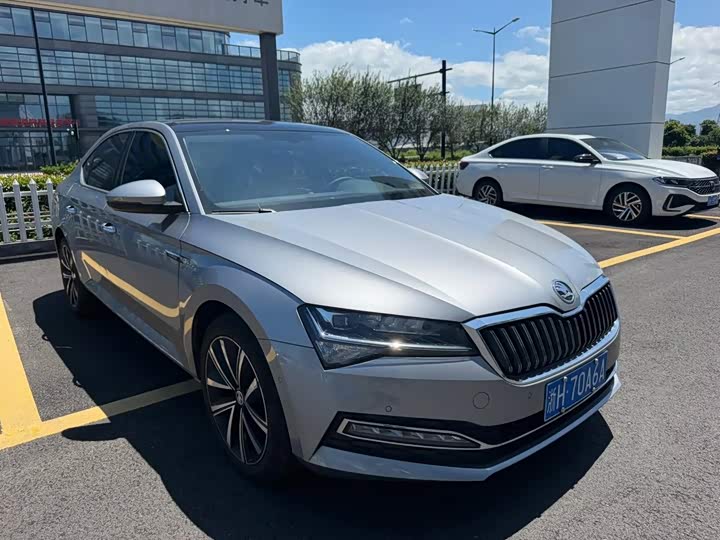 Skoda Superb, 2024 — фото 2 из 9