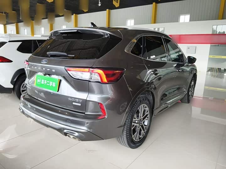 Ford Escape, 2022 — фото 7 из 9
