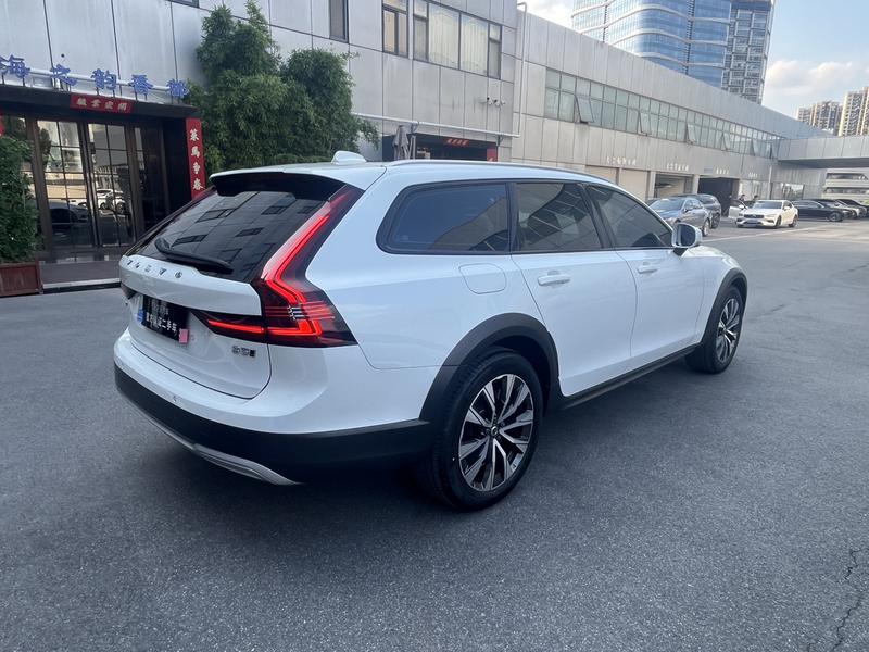 Volvo V90, 2024 — фото 7 из 12