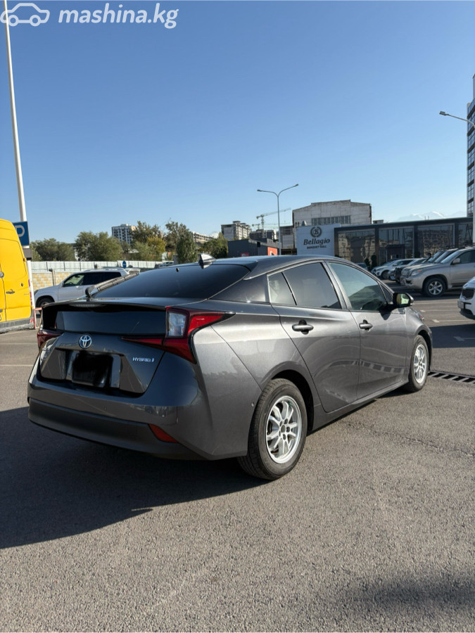 Toyota Prius, 2021 — фото 9 из 12
