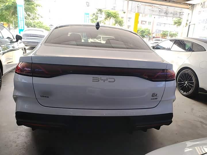 BYD Qin L, 2025 — фото 6 из 9