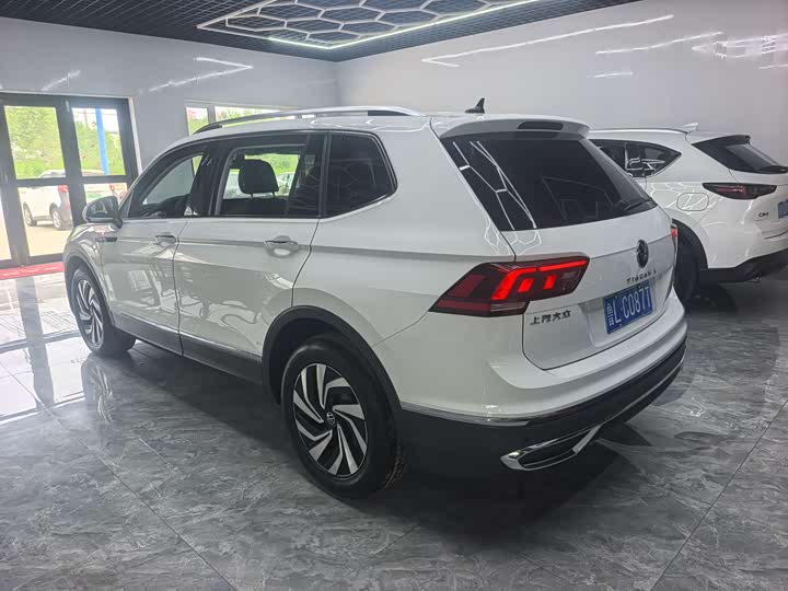 Volkswagen Tiguan L Pro, 2022 — фото 4 из 9