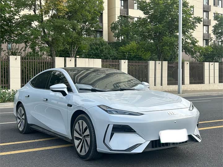 Geely Galaxy E8, 2024 — фото 3 из 9