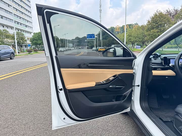 Geely Galaxy L6, 2023 — фото 5 из 9