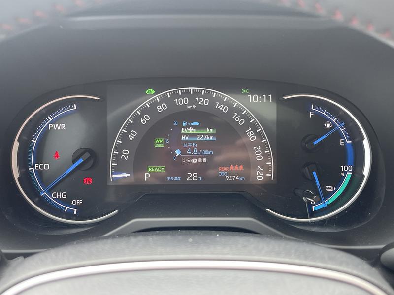 Toyota RAV4 Hybrid, 2022 — фото 9 из 12