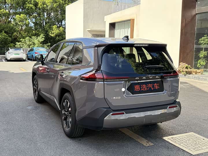 Toyota RAV4, 2025 — фото 7 из 9