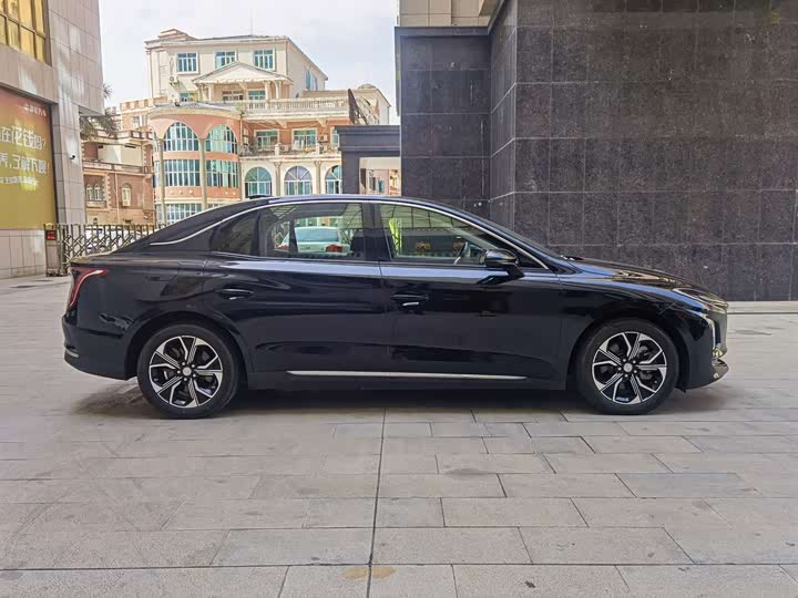 Hongqi E-QM5, 2025 — фото 6 из 9