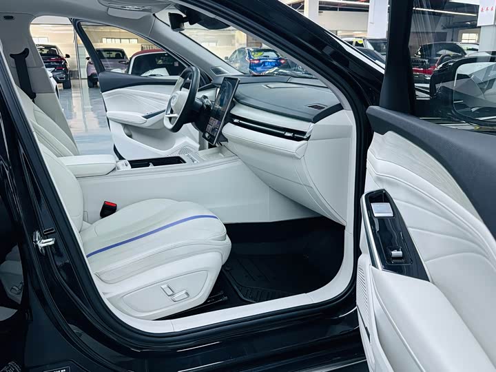Geely Preface L, 2024 — фото 8 из 9