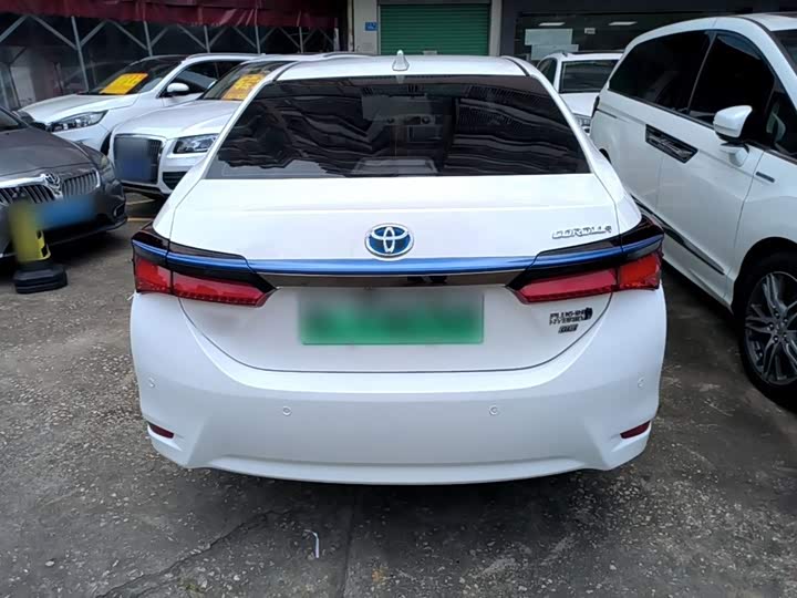 Toyota Corolla Hybrid, 2022 — фото 6 из 9