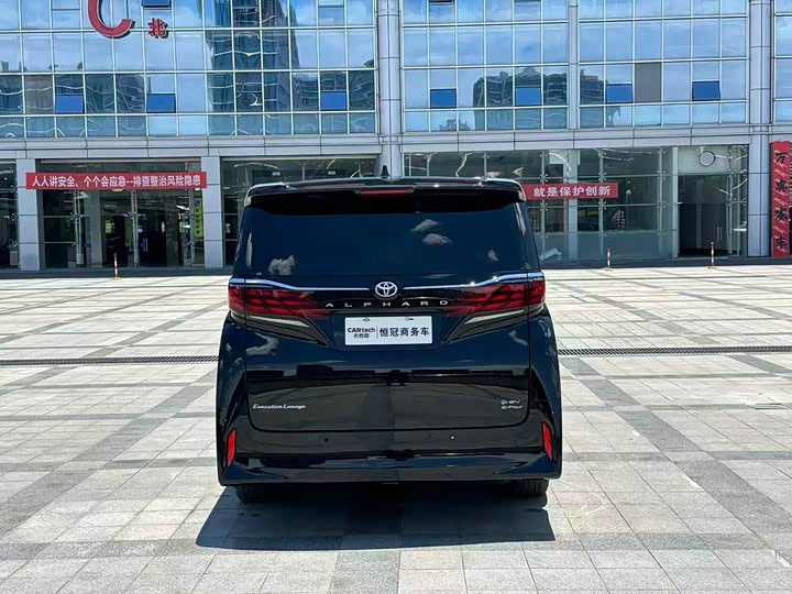 Toyota Alphard, 2025 — фото 6 из 9