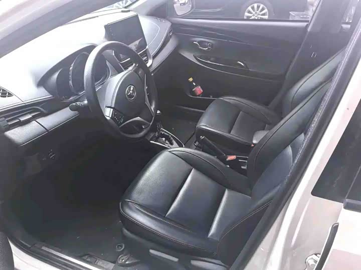 Toyota Yaris L Hatchback, 2021 — фото 5 из 7