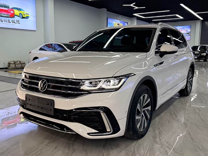 Volkswagen Tiguan L Hybrid, 2021 — купить в Иванове под ключ