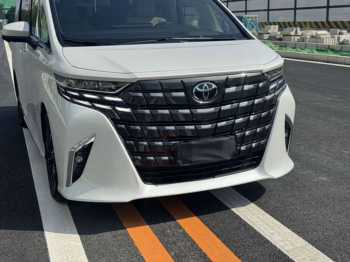 Toyota Alphard, 2025 — фото 3 из 9