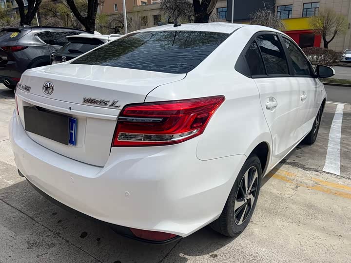 Toyota Yaris L, 2022 — фото 4 из 7