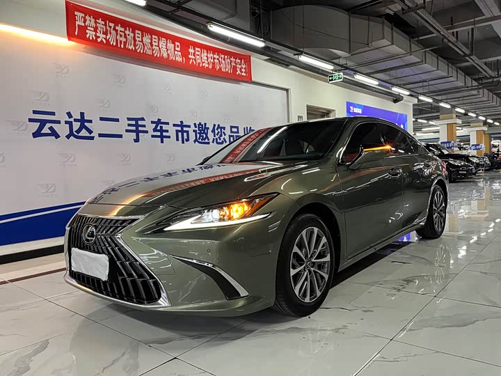 Lexus ES, 2023 — фото 2 из 9